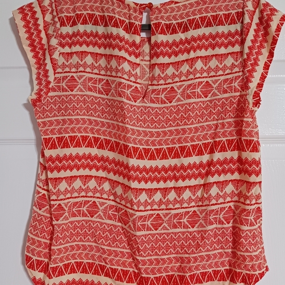 Rose & Thyme Orange/Red & Ivory Shirt Sleeved Shirt w/ Keyhole opening in back - Picture 3 of 9